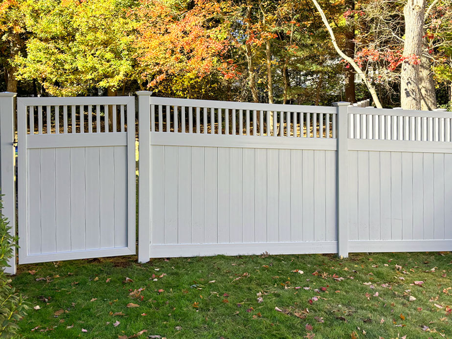 Vinyl Fence Contractor in Tewksbury