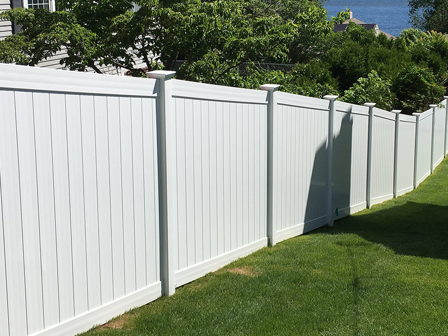 Haverhill Massachusetts vinyl privacy fencing
