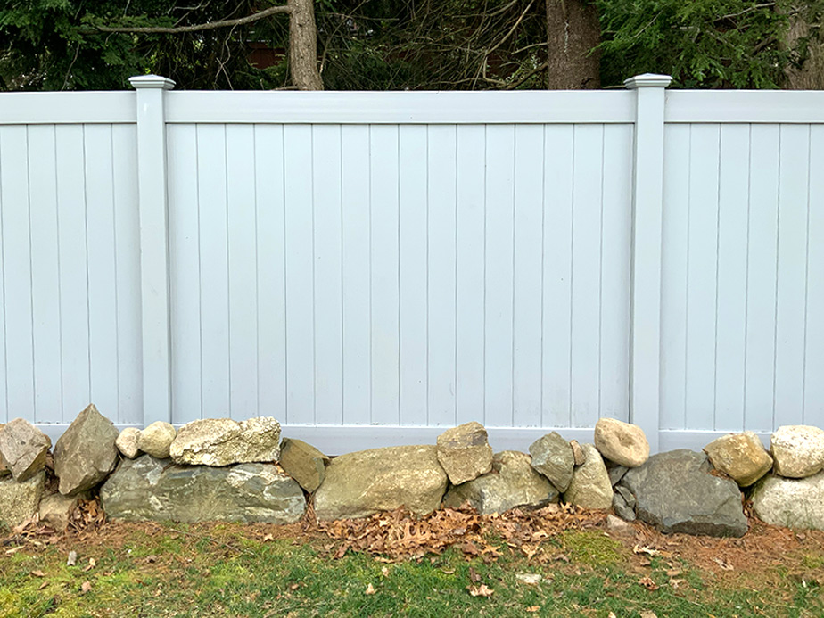 Reading Massachusetts privacy fencing